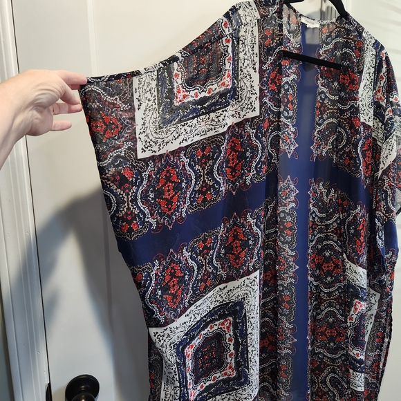 Maurices Navy Floral Open Front Kimono with Red Accents Size 2/3 - Picture 5 of 6